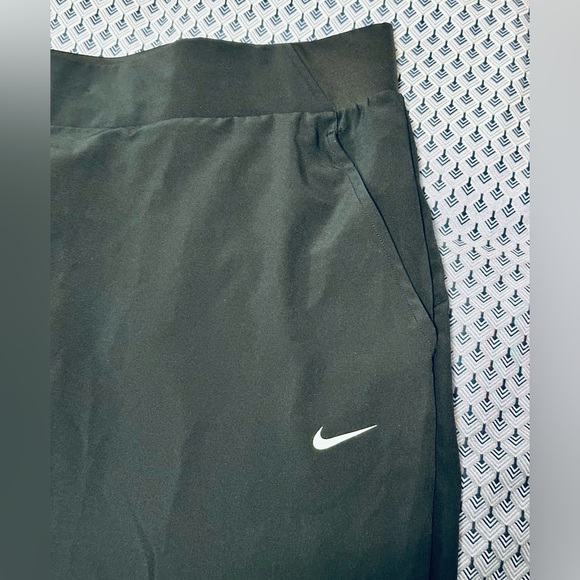 Nike NWT Bliss Victory 7/8 Stretch Training Pant Size 3X - Picture 3 of 8